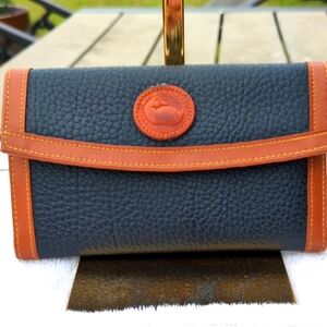 EUC Vintage Dooney & Bourke Navy And Tan Wallet With Check Holder